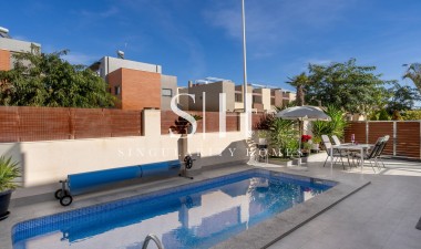 Återförsäljning - Villa - Torrevieja - Aguas Nuevas 2