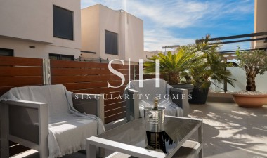 Återförsäljning - Villa - Torrevieja - Aguas Nuevas 2