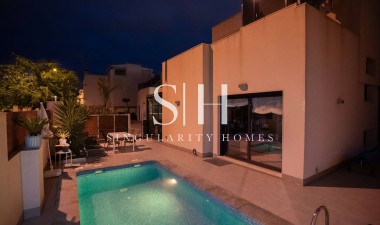 Återförsäljning - Villa - Torrevieja - Aguas Nuevas 2