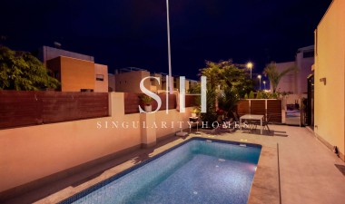 Återförsäljning - Villa - Torrevieja - Aguas Nuevas 2