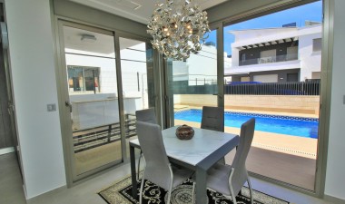 Resale - Villa - Orihuela Costa - PAU 26