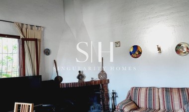 Återförsäljning - Villa - Orihuela Costa - Punta Prima