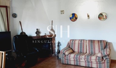 Återförsäljning - Villa - Orihuela Costa - Punta Prima