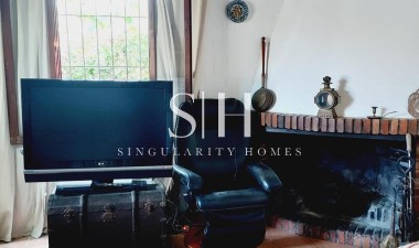 Återförsäljning - Villa - Orihuela Costa - Punta Prima