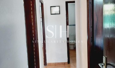 Återförsäljning - Villa - Orihuela Costa - Punta Prima