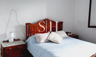 Återförsäljning - Villa - Orihuela Costa - Punta Prima