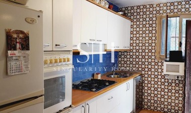 Återförsäljning - Villa - Orihuela Costa - Punta Prima