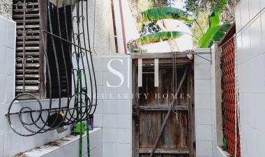 Återförsäljning - Villa - Orihuela Costa - Punta Prima