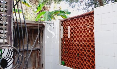 Återförsäljning - Villa - Orihuela Costa - Punta Prima