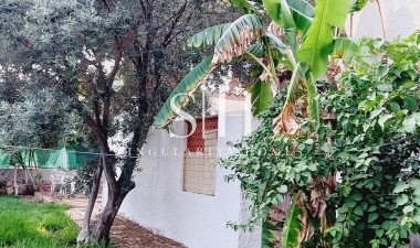 Återförsäljning - Villa - Orihuela Costa - Punta Prima