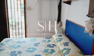 Återförsäljning - Villa - Orihuela Costa - Punta Prima