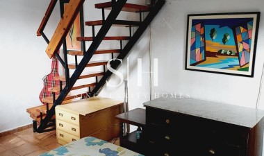 Återförsäljning - Villa - Orihuela Costa - Punta Prima