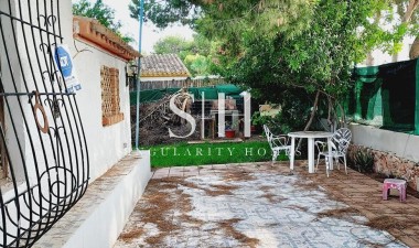 Återförsäljning - Villa - Orihuela Costa - Punta Prima