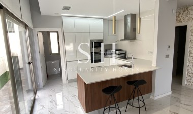 Wiederverkauf - Villa - Orihuela Costa - PAU 26