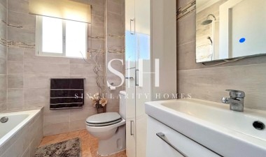 Odsprzedaż - Villa - La Zenia - Costa Blanca