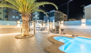 Odsprzedaż - Dom - Torrevieja - Punta prima