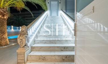 Odsprzedaż - Dom - Torrevieja - Punta prima