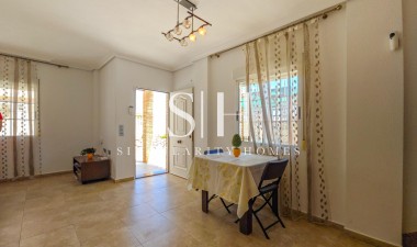 Herverkoop - Villa - Torrevieja - La Mata