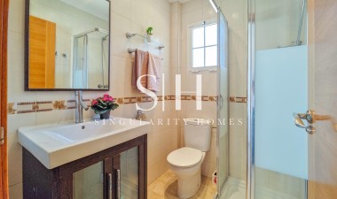 Herverkoop - Villa - Torrevieja - La Mata