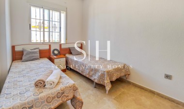 Herverkoop - Villa - Torrevieja - La Mata