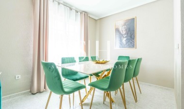 Odsprzedaż - Villa - Orihuela Costa - Punta Prima