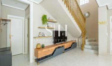 Odsprzedaż - Villa - Orihuela Costa - Punta Prima