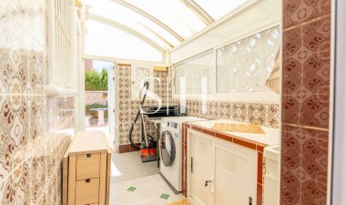 Odsprzedaż - Villa - Orihuela Costa - Punta Prima