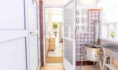 Odsprzedaż - Villa - Orihuela Costa - Punta Prima