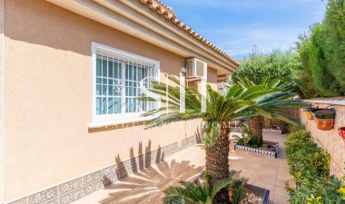 Odsprzedaż - Villa - Orihuela Costa - Punta Prima