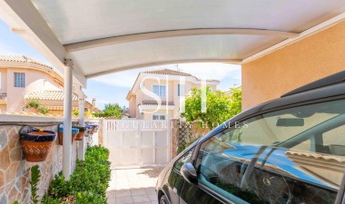 Odsprzedaż - Villa - Orihuela Costa - Punta Prima