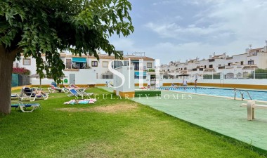 Resale - House - Torrevieja - Torretas