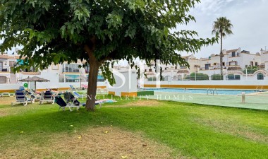 Resale - House - Torrevieja - Torretas