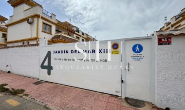 Resale - House - Torrevieja - Torretas