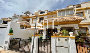 Resale - House - Torrevieja - Torretas