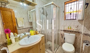 Resale - House - Torrevieja - Torretas