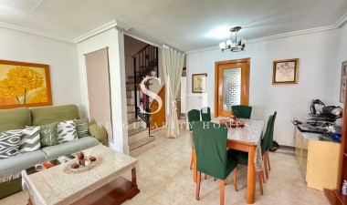 Resale - House - Torrevieja - Torretas