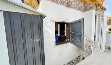 Resale - House - Torrevieja - Torretas