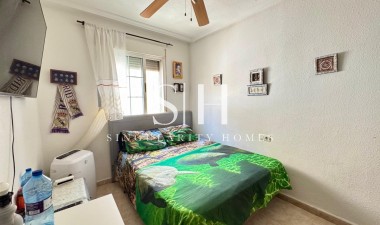 Resale - House - Torrevieja - Torretas
