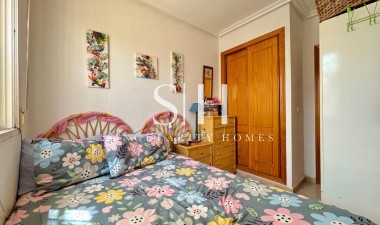 Resale - House - Torrevieja - Torretas
