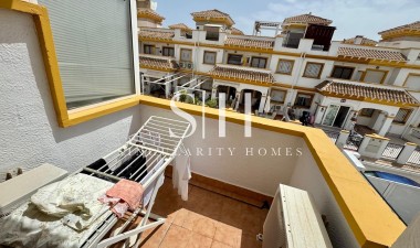 Resale - House - Torrevieja - Torretas