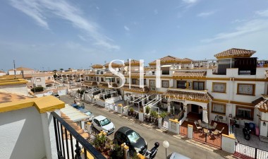 Resale - House - Torrevieja - Torretas