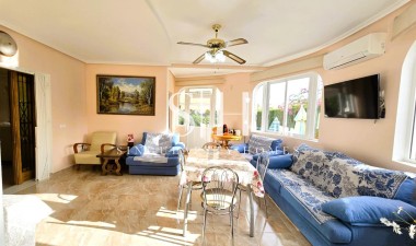 Resale - Villa - Orihuela Costa - Playa Flamenca