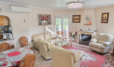 Resale - Villa - Orihuela Costa - Playa Flamenca