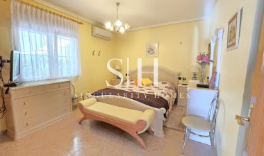 Resale - Villa - Orihuela Costa - Playa Flamenca