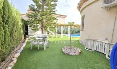 Resale - Villa - Orihuela Costa - Playa Flamenca