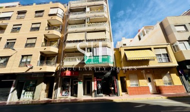Resale - Apartment / flat - Torrevieja - Centro