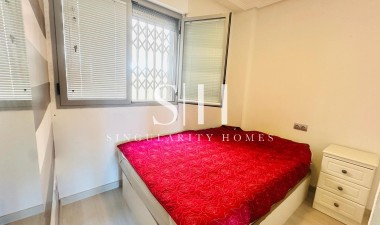 Resale - Apartment / flat - Torrevieja - Playa del Cura