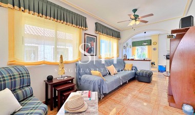 Resale - Apartment / flat - Orihuela Costa - La Zenia