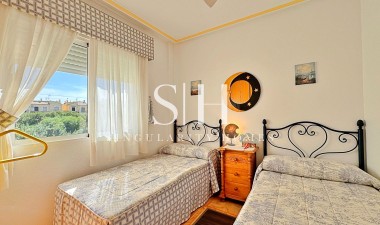 Resale - Apartment / flat - Orihuela Costa - La Zenia