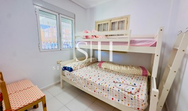 Återförsäljning - Lägenhet / lägenhet - Torrevieja - Los Frutales